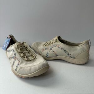 NWOBSkechers Women's Relaxed Fit Breath Easy Flower Gaze Slip ON SZ 6.5